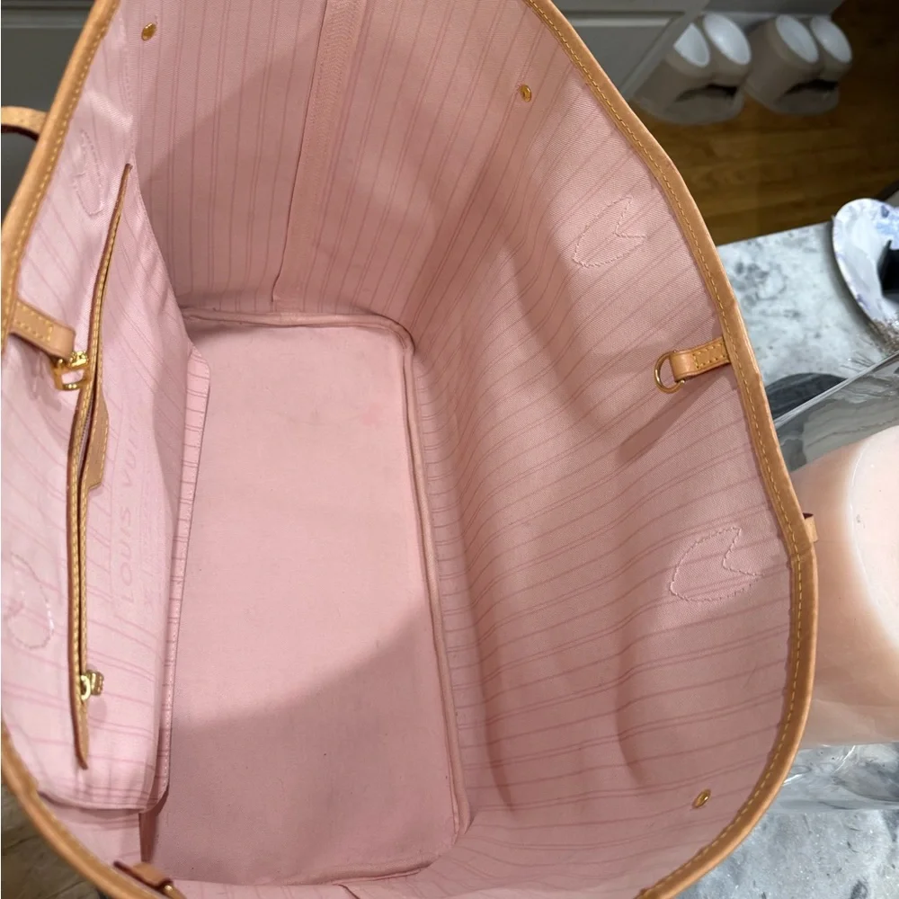 Louis Vuitton Never-Full GM. 2021 Damier Azure purchased via Poshmark. - Picture 11 of 14